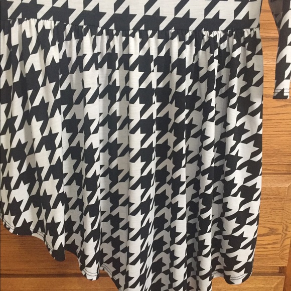 Houndstooth Top! - Picture 3 of 4